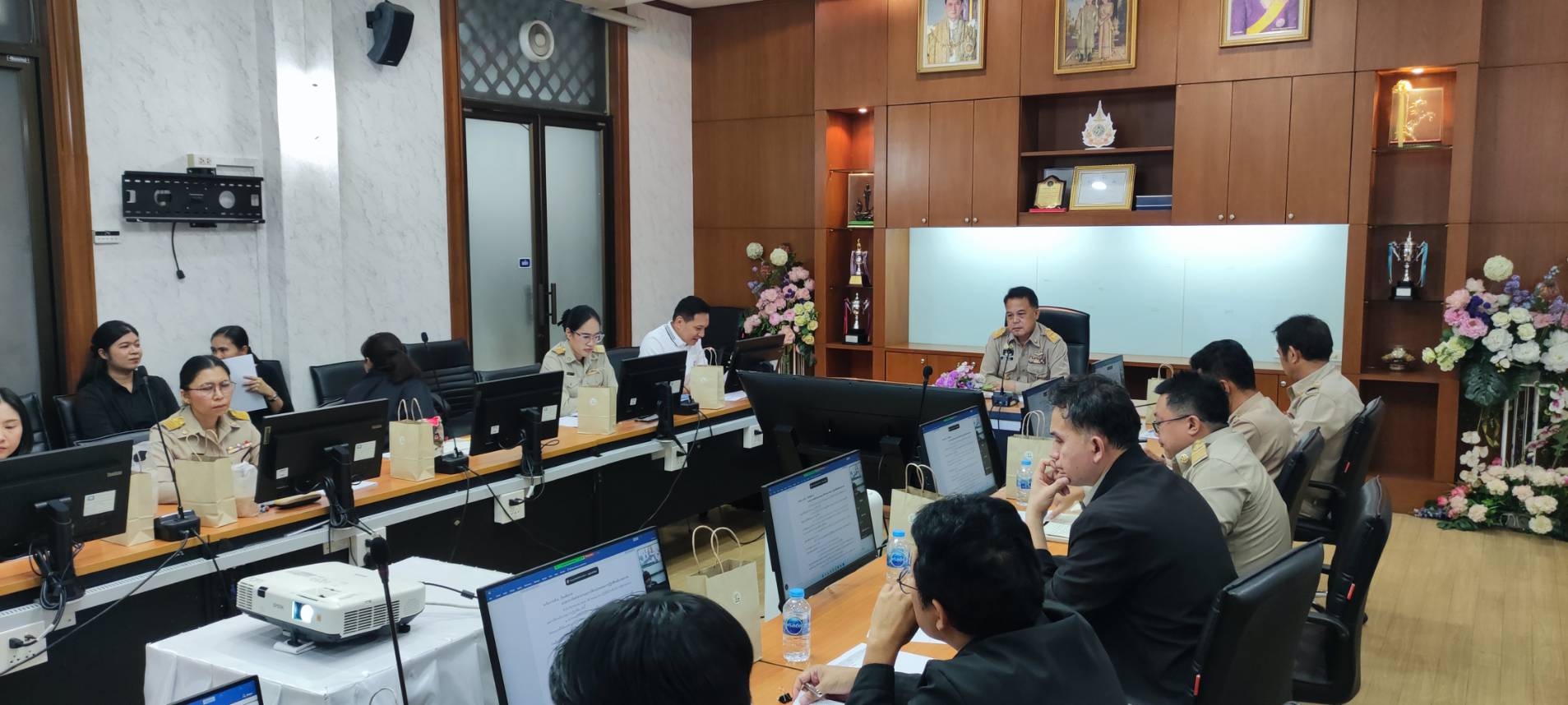 title - รองเลขาธิการ ส.ป.ก. เป็นประธานการประชุมชี้แจงแนวทางการจัดทำโครงการและการใช้จ่ายเงินกองทุนการปฏิรูปที่ดินเพื่อเกษตรกรรม ประจำปีงบประมาณ พ.ศ. 2570